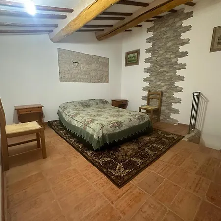 Casa Castello Monte Nerone * Pianello (Marche)