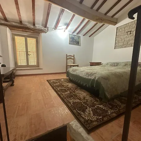 Casa Castello Monte Nerone Pianello (Marche)