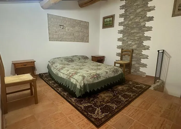 Casa Castello Monte Nerone * Pianello (Marche)